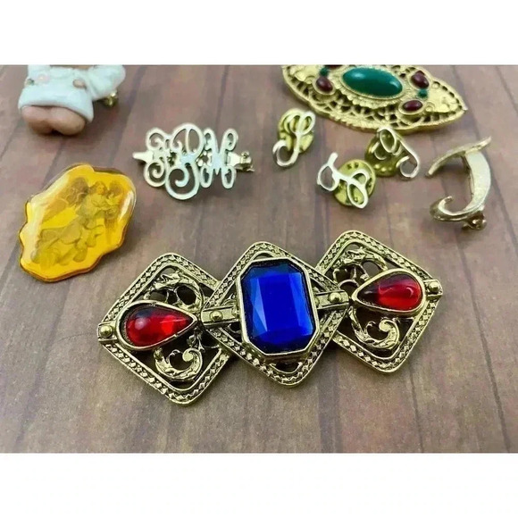 VTG Lot of 9 Brooch Pin Assorted Initial Silver Gold Tone - Picture 2 of 10